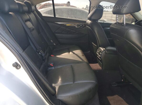 JN1EV7AR2JM436617 2018 INFINITI Q50 Silver Widok wnętrza z tyłu