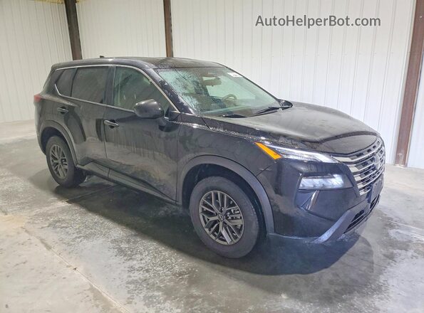 5N1BT3AA0RC709785 2024 NISSAN ROGUE Черный Передняя правая четверть