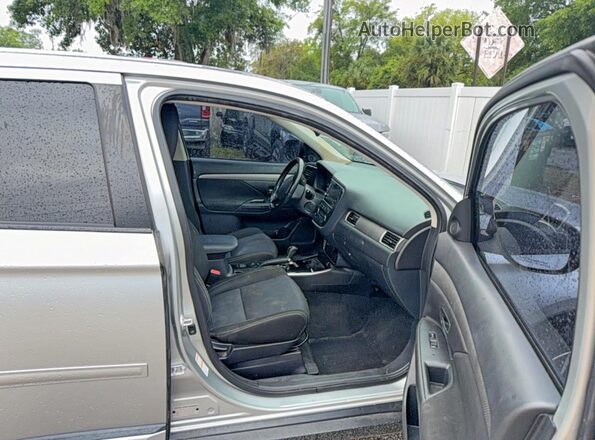 JA4AD3A34JZ001551 2018 MITSUBISHI OUTLANDER Серебряный Вид сзади