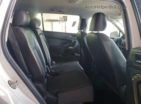 3VV3B7AX0MM087589 2021 VOLKSWAGEN TIGUAN White Widok komory silnika