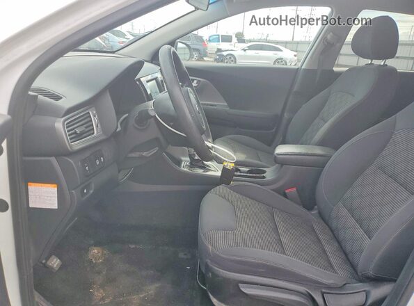 KNDCB3LC0K5246132 2019 KIA NIRO Белый Вид панели приборов
