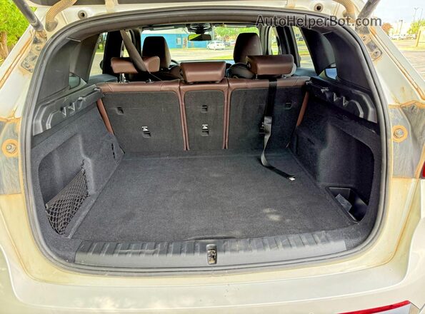 WBX73EF07P5W12917 2023 BMW X1 Белый Вид задней части салона