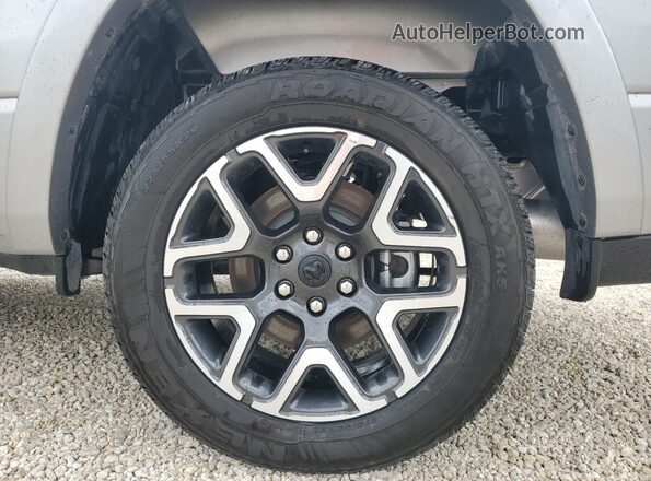 1C6SRFJPXTN255511 2026 RAM 1500 Серебряный Панорамный вид салона 360°