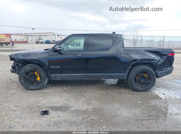 7FCTGAAA1NN015245 2022 RIVIAN R1T Black 