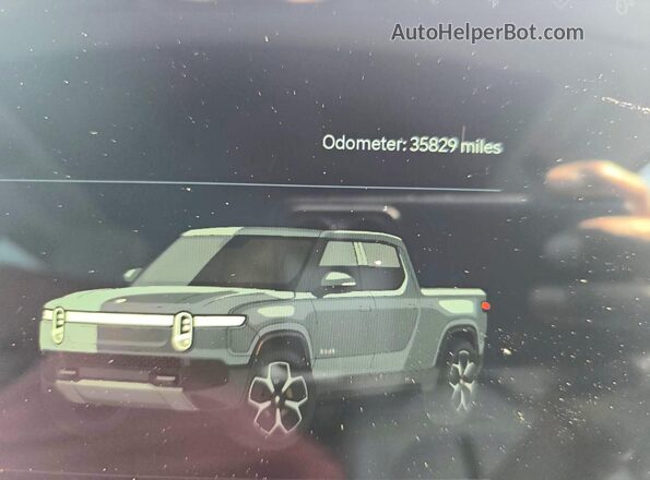 7FCTGAAA1PN023638 2023 RIVIAN R1T Серый Вид панели приборов