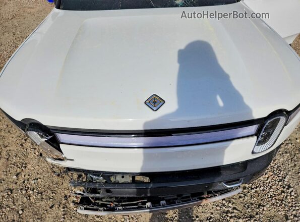 7FCTGAAA2NN006568 2022 RIVIAN R1T White Սալոնի հետևի տեսք