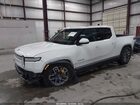 2022 Rivian R1t Adventure White vin: 7FCTGAAA5NN007455