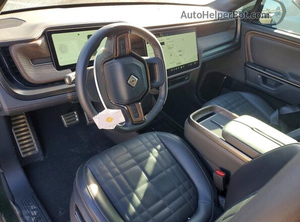 7FCTGCAP2SN038240 2025 RIVIAN R1T Green Widok deski rozdzielczej
