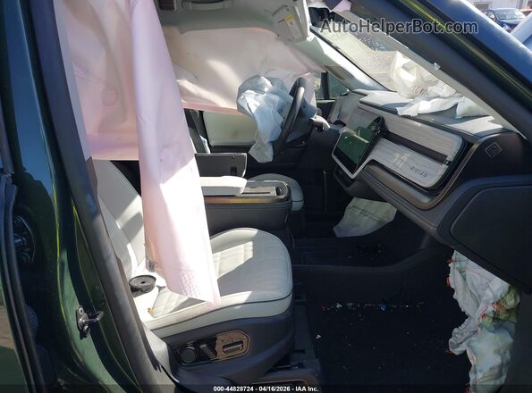 7FCTGCAP3SN041308 2025 RIVIAN R1T Green Front interior view