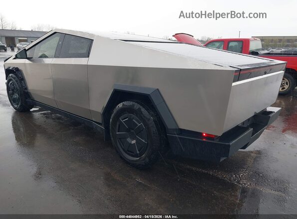 7G2CEHED0SA062523 2025 TESLA CYBERTRUCK Silver Trasero izquierdo