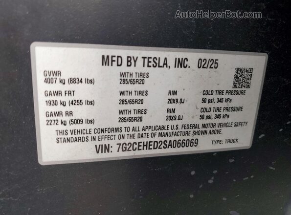 7G2CEHED2SA066069 2025 TESLA CYBERTRUCK Black Widok komory silnika