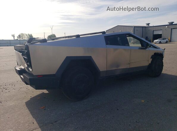 7G2CEHED3SA075055 2025 TESLA CYBERTRUCK Серебряный Задняя правая четверть