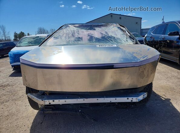 7G2CEHED7SA080663 2025 TESLA CYBERTRUCK Серебряный Вид спереди
