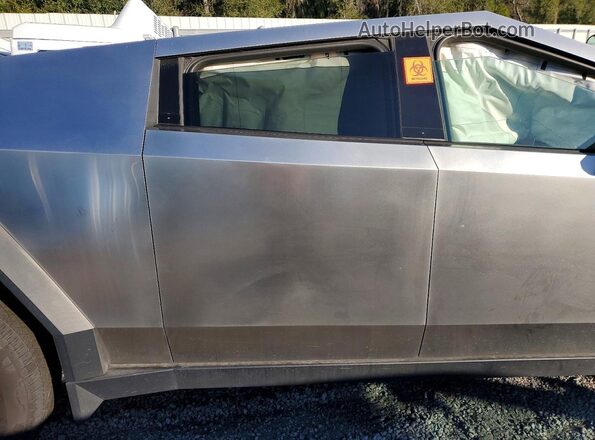 7G2CEHEDXSA073156 2025 TESLA CYBERTRUCK Серебряный Вид задних сидений