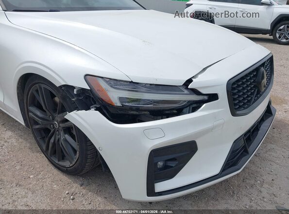 7JRL12TH4RG290465 2024 VOLVO S60 Белый 