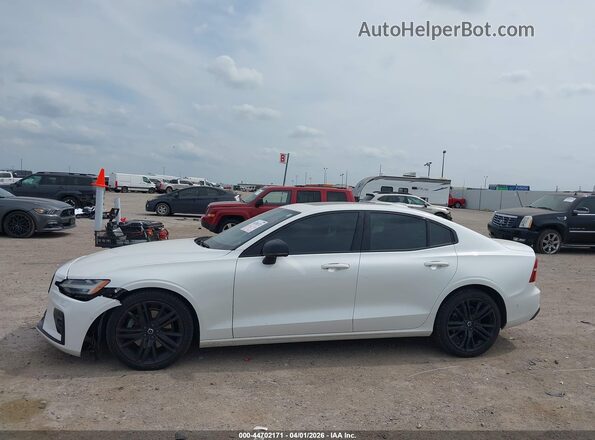7JRL12TH4RG290465 2024 VOLVO S60 Белый 