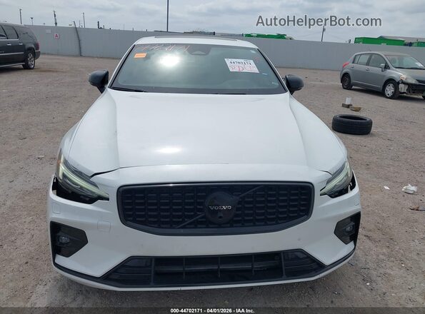 7JRL12TH4RG290465 2024 VOLVO S60 Белый Вид задней части салона