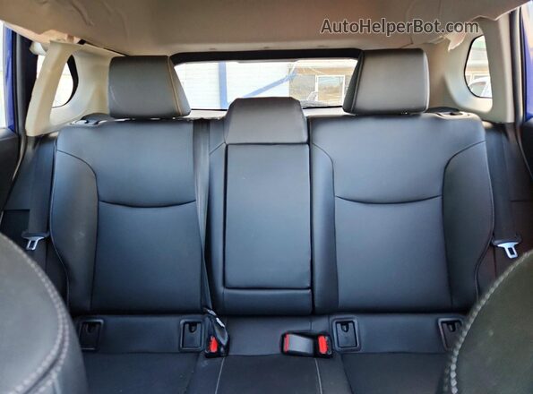 7MUDAAAG4RV079558 2024 TOYOTA LL Blue Widok tylnych siedzeń