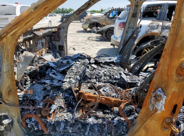 7PDSGABA6PN008917 2023 RIVIAN R1S Burn წინა სალონის ხედი