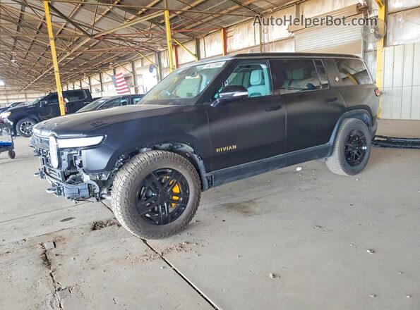 7PDSGABA6PN019237 2023 RIVIAN R1S Черный Передняя левая четверть