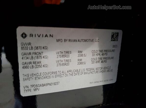 7PDSGABA6PN019237 2023 RIVIAN R1S Черный Вид наклейки с VIN-кодом