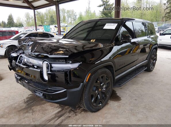 7PDSGCBA5TN088071 2026 RIVIAN R1S Черный Передняя левая четверть