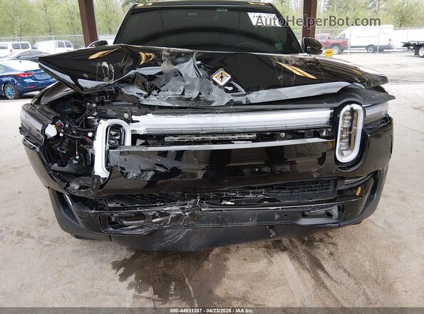 7PDSGCBA5TN088071 2026 RIVIAN R1S Черный Вид спереди