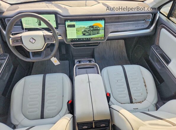 7PDSGCBA7TN083776 2026 RIVIAN R1S Black Widok deski rozdzielczej