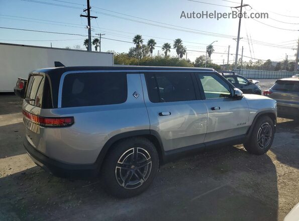 7PDSGGBA1TN080010 2026 RIVIAN R1S Silver Задня права чверть