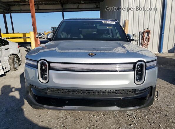 7PDSGGBA1TN080010 2026 RIVIAN R1S Silver Вид спереду