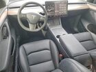 2025 Tesla Model Y Серебряный vin: 7SAYGAEE1SF304745