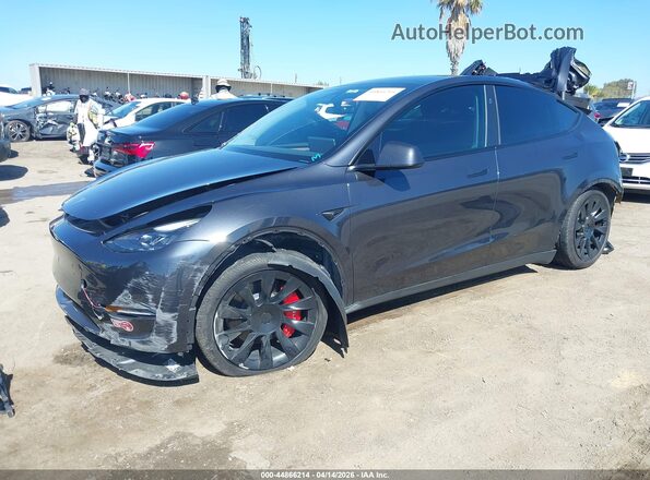 7SAYGAEE2RF131764 2024 TESLA MODEL Y Black Przód lewy