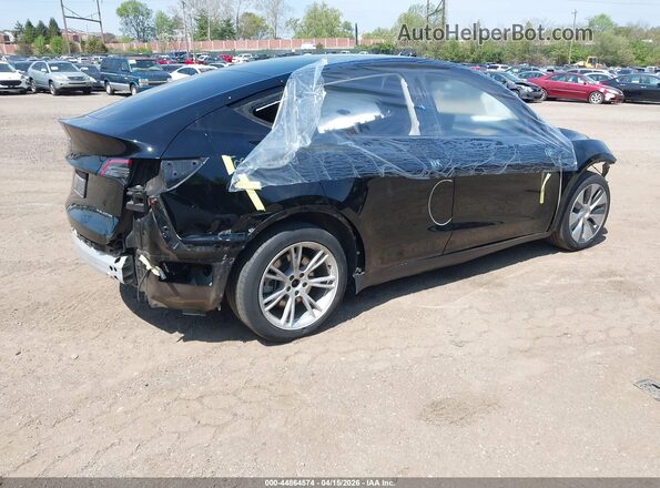 7SAYGAEE4NF388757 2022 TESLA MODEL Y Black Задня права чверть