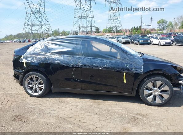 7SAYGAEE4NF388757 2022 TESLA MODEL Y Black Вид задньої частини салону