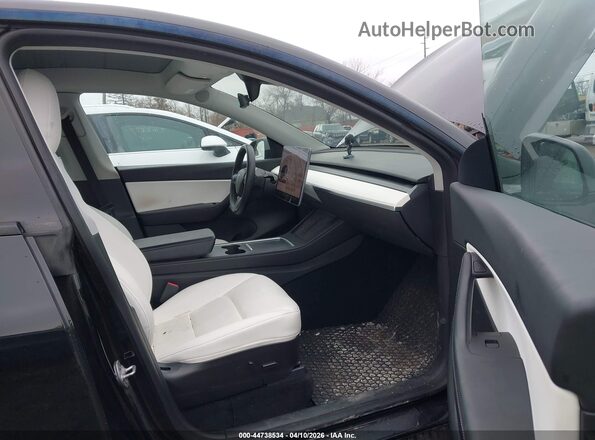7SAYGAEE6NF315261 2022 TESLA MODEL Y Black წინა სალონის ხედი