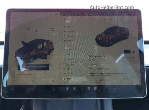 7SAYGAEE6RF057068 2024 TESLA MODEL Red Widok zestawu wskaźników