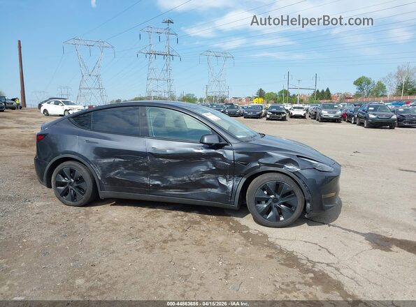 7SAYGAEE6SF293788 2025 TESLA MODEL Y Gray Вид спереду