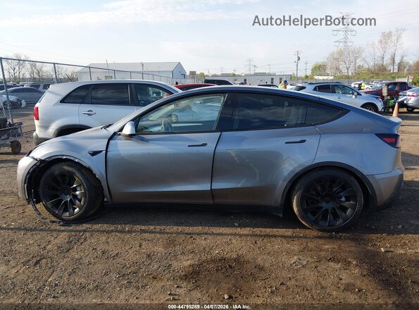 7SAYGAEE7RF112644 2024 TESLA MODEL Y Серый Вид задней части салона