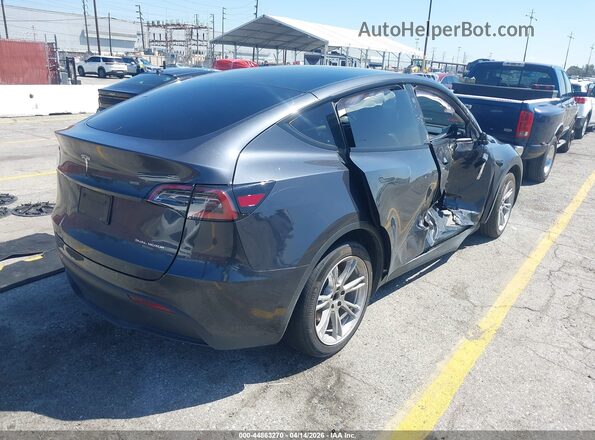 7SAYGAEE8RF034696 2024 TESLA MODEL Y Gray Trasero derecho