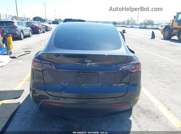 7SAYGAEE8RF034696 2024 TESLA MODEL Y Gray 