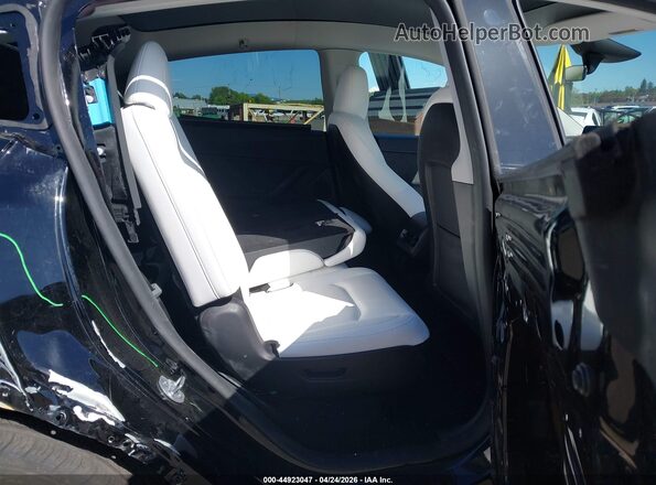 7SAYGAEE9RF116260 2024 TESLA MODEL Y Black Вид наклейки з VIN-кодом