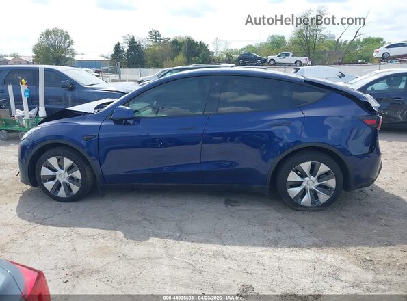 7SAYGAEEXPF617557 2023 TESLA MODEL Y Blue Widok wnętrza 360 stopni