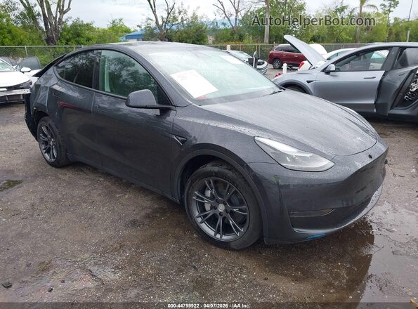 7SAYGDED0SF228847 2025 TESLA MODEL Y Gray Delantero derecho