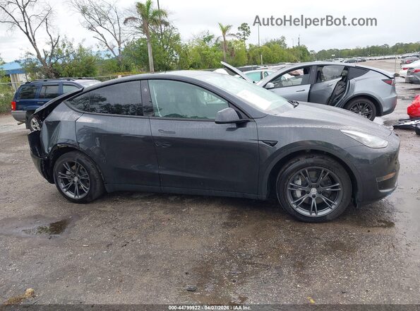7SAYGDED0SF228847 2025 TESLA MODEL Y Gray Vista del cuadro de instrumentos