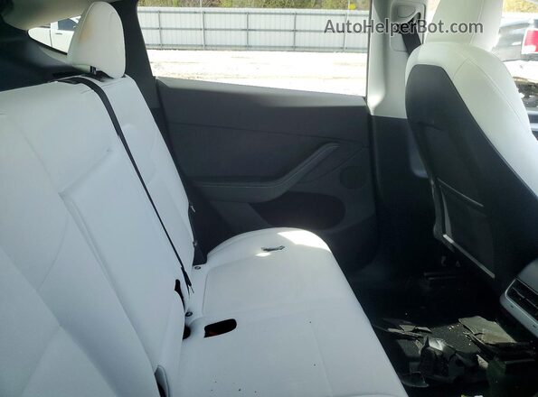 7SAYGDED1RA311050 2024 TESLA MODEL Gray Widok tylnych siedzeń