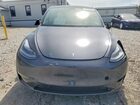 2024 Tesla Model Y Gray vin: 7SAYGDED1RA311050