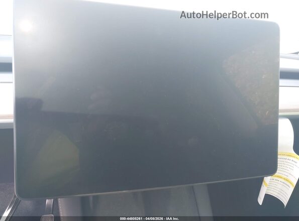 7SAYGDED2RA332070 2024 TESLA MODEL Y White 