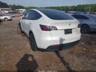 2024 Tesla Model Y Long Range Single Motor Rear-wheel Drive/rwd White vin: 7SAYGDED2RA332070