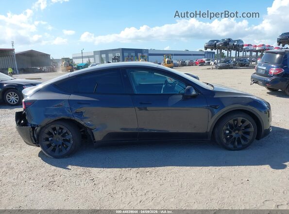 7SAYGDED3RF167357 2024 TESLA MODEL Y Gray Вид задньої частини салону