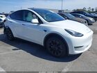 2025 Tesla Model Y Long Range Dual Motor Rear-wheel Drive White vin: 7SAYGDED3SF282241